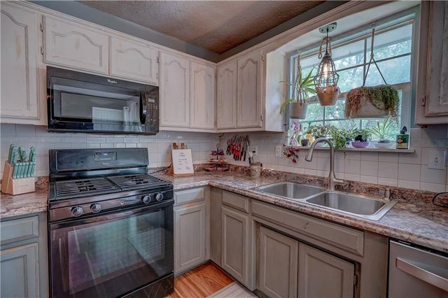 1708 N Lazy Branch Road, Independence, MO 64058