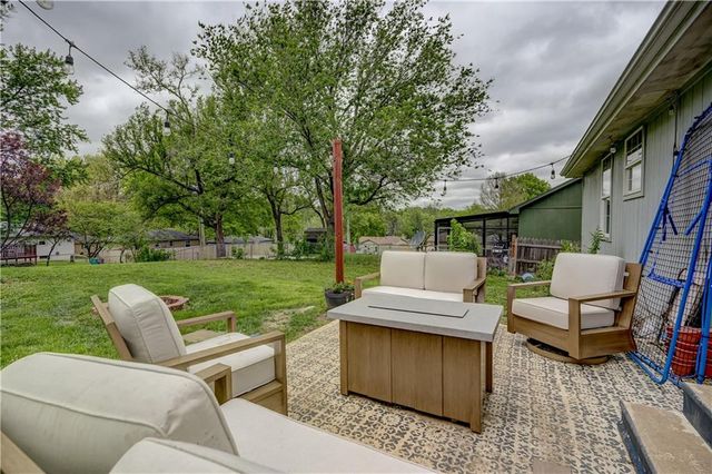 1708 N Lazy Branch Road, Independence, MO 64058
