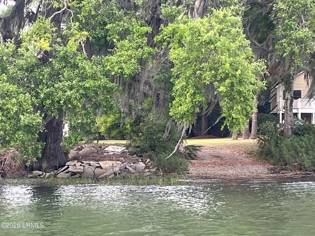 60 Yard Farm Road, St. Helena Island, SC 29920