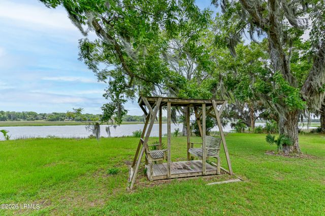 60 Yard Farm Road, St. Helena Island, SC 29920