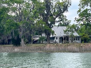 60 Yard Farm Road, St. Helena Island, SC 29920