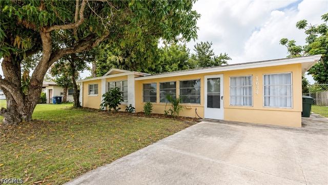 1634 Newport CT, Fort Myers, FL 33907