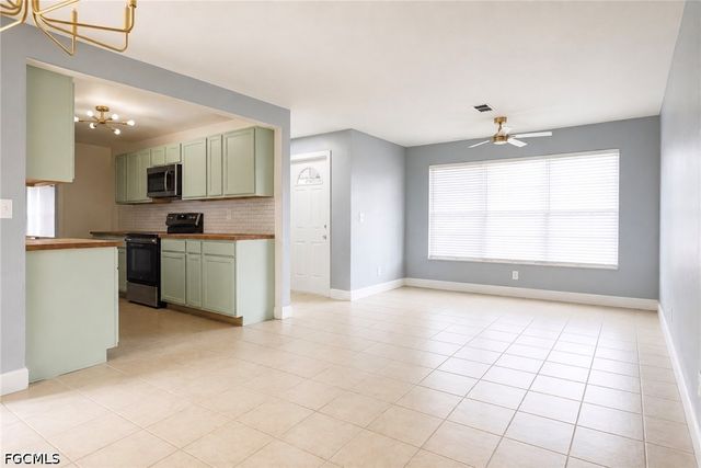 1634 Newport CT, Fort Myers, FL 33907