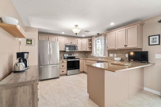 19 Squirrel Island Rd, Wareham, MA 02576