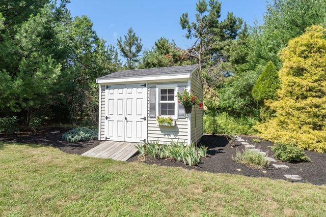 19 Squirrel Island Rd, Wareham, MA 02576