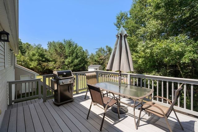 19 Squirrel Island Rd, Wareham, MA 02576
