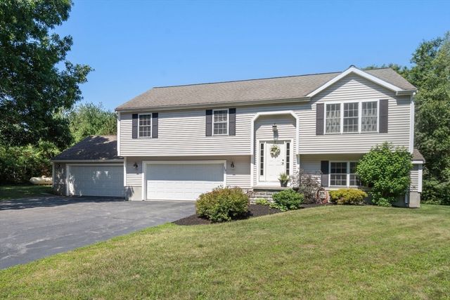 19 Squirrel Island Rd, Wareham, MA 02576