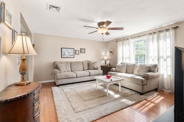 19 Squirrel Island Rd, Wareham, MA 02576