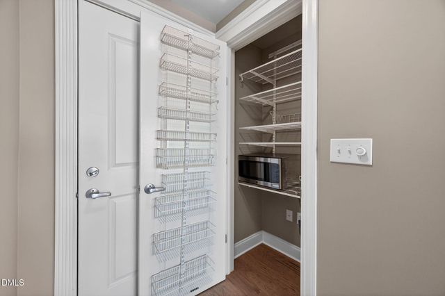 222 Glenwood Avenue 605, Raleigh, NC 27603