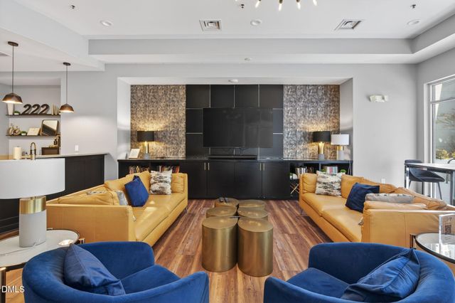 222 Glenwood Avenue 605, Raleigh, NC 27603