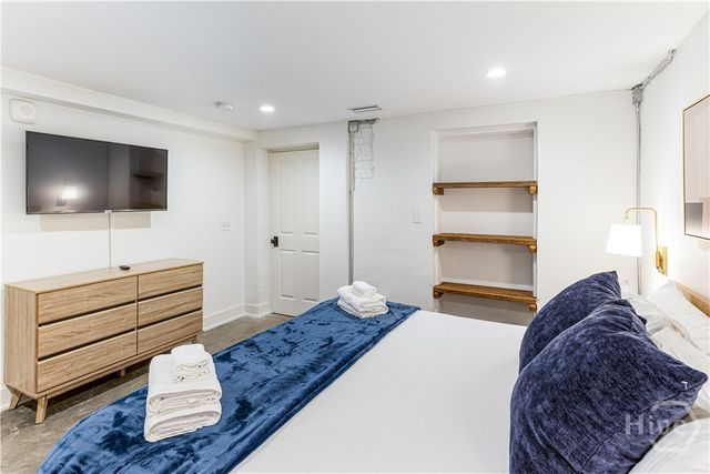 1 E Gordon Street 1, Savannah, GA 31401