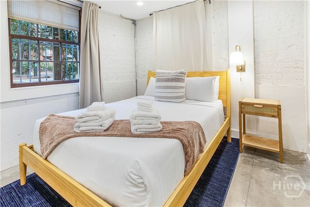 1 E Gordon Street 1, Savannah, GA 31401