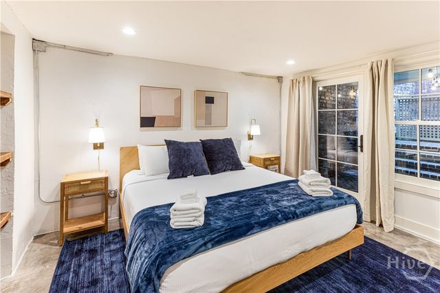 1 E Gordon Street 1, Savannah, GA 31401