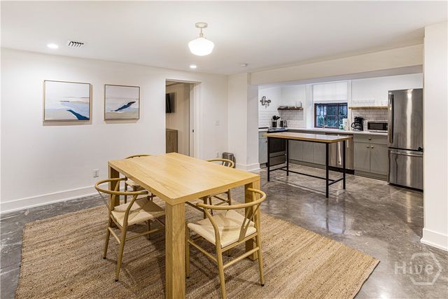 1 E Gordon Street 1, Savannah, GA 31401