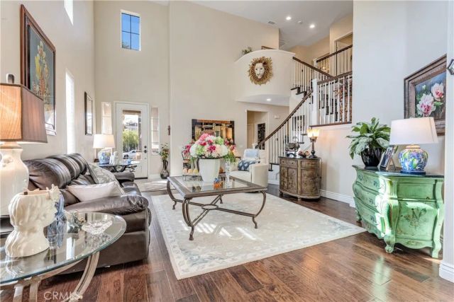 22019 Gold Canyon Drive, Saugus, CA 91390