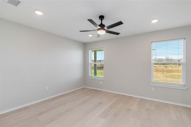 913 E 3RD Street, Coleman, TX 76834