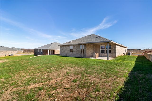 913 E 3RD Street, Coleman, TX 76834