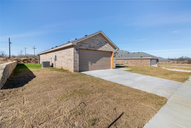 913 E 3RD Street, Coleman, TX 76834