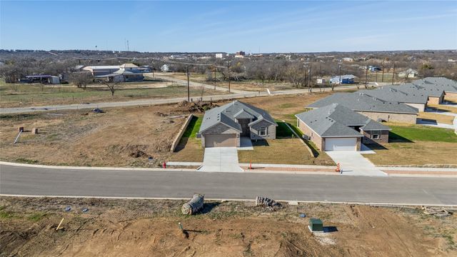 913 E 3RD Street, Coleman, TX 76834