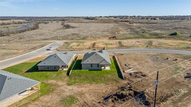 913 E 3RD Street, Coleman, TX 76834
