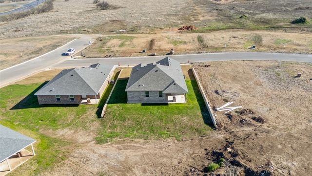 913 E 3RD Street, Coleman, TX 76834