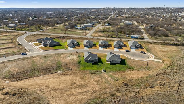 913 E 3RD Street, Coleman, TX 76834