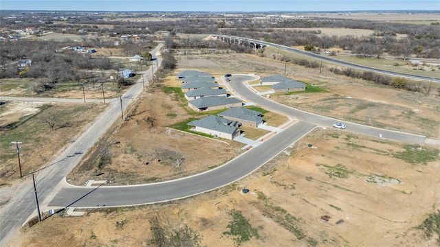 913 E 3RD Street, Coleman, TX 76834