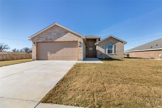 913 E 3RD Street, Coleman, TX 76834