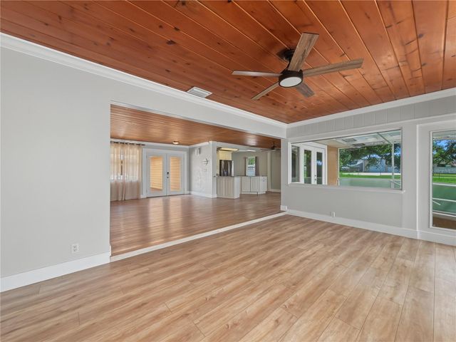 125 LAKE ROY DRIVE, Winter Haven, FL 33884