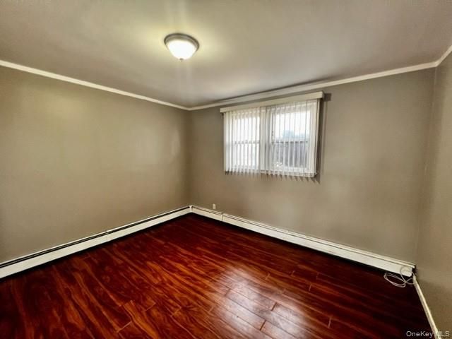 180 Elmwood Street, Valley Stream, NY 11581