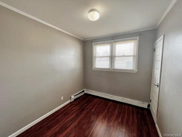 180 Elmwood Street, Valley Stream, NY 11581