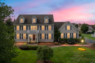 8 Autumn Ridge Road, Branford, CT 06405