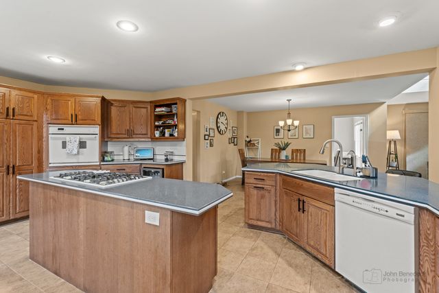 1223 N Itasca Road, Addison, IL 60101
