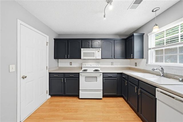 222 Fox Creek Boulevard, Woodstock, GA 30188