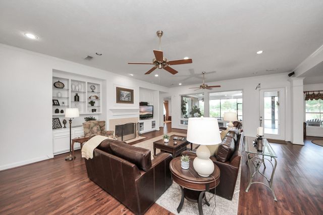 7511 County Road 511, Rosharon, TX 77583