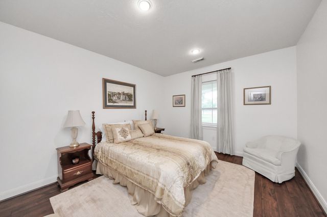 7511 County Road 511, Rosharon, TX 77583