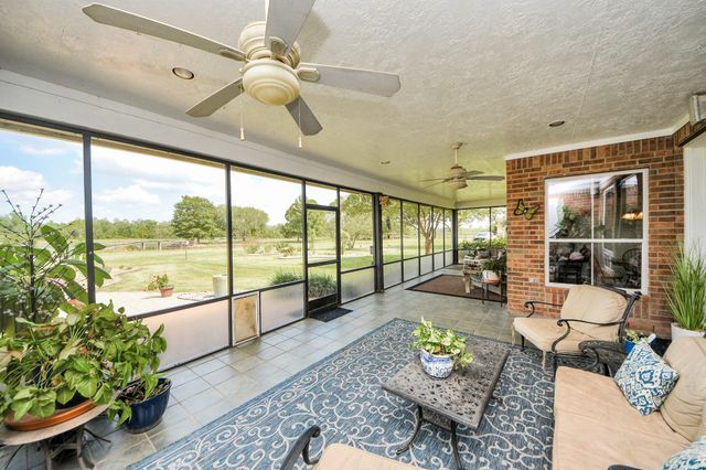 7511 County Road 511, Rosharon, TX 77583