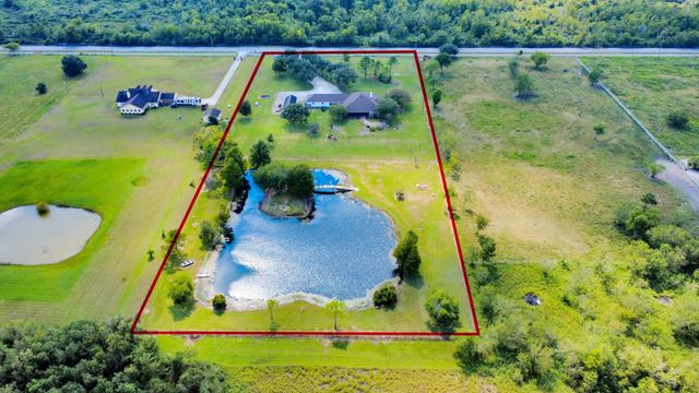 7511 County Road 511, Rosharon, TX 77583