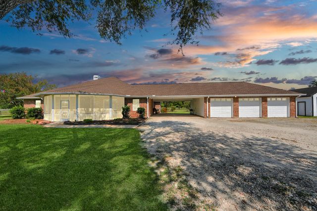 7511 County Road 511, Rosharon, TX 77583