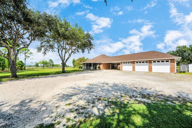 7511 County Road 511, Rosharon, TX 77583