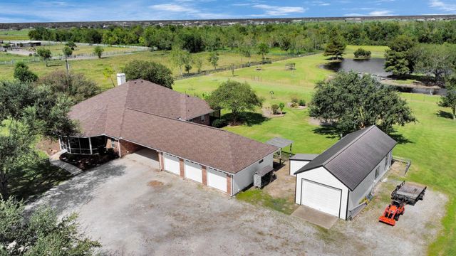 7511 County Road 511, Rosharon, TX 77583