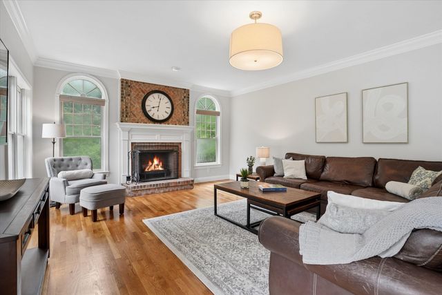 15 Strafford Lane, Bedford, NH 03110