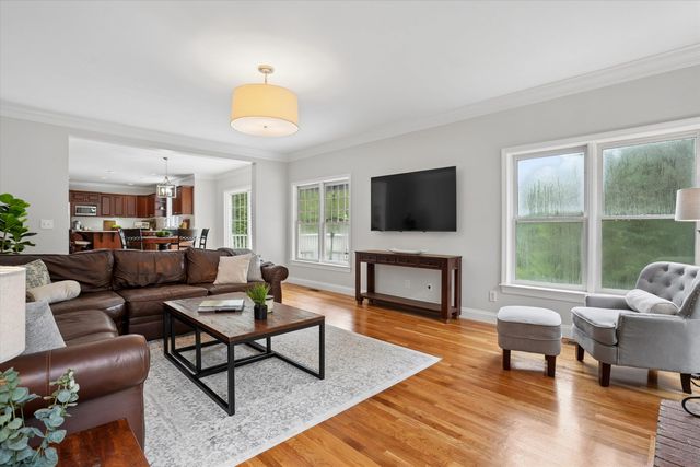 15 Strafford Lane, Bedford, NH 03110