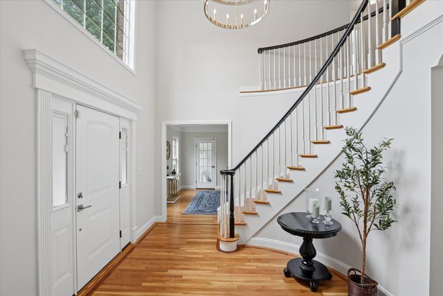15 Strafford Lane, Bedford, NH 03110