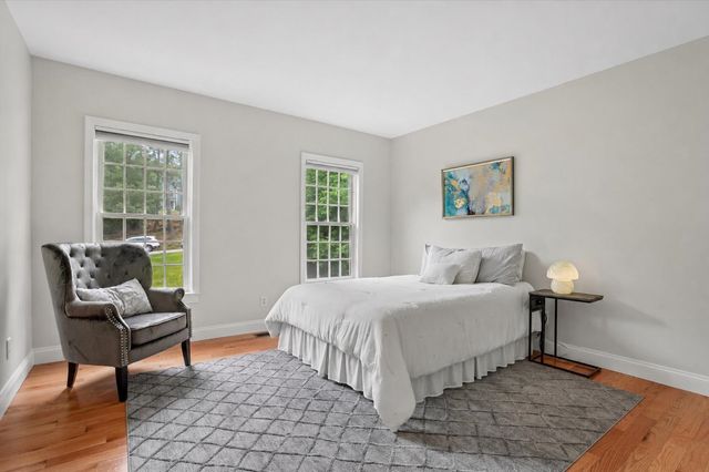 15 Strafford Lane, Bedford, NH 03110