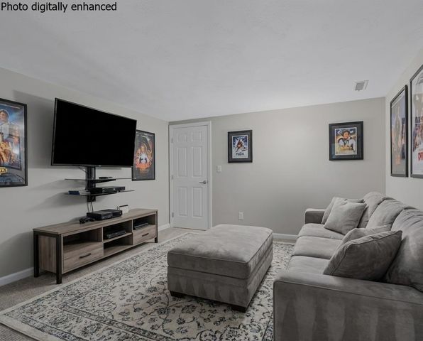 15 Strafford Lane, Bedford, NH 03110