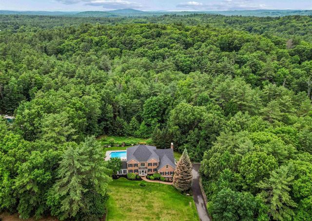 15 Strafford Lane, Bedford, NH 03110