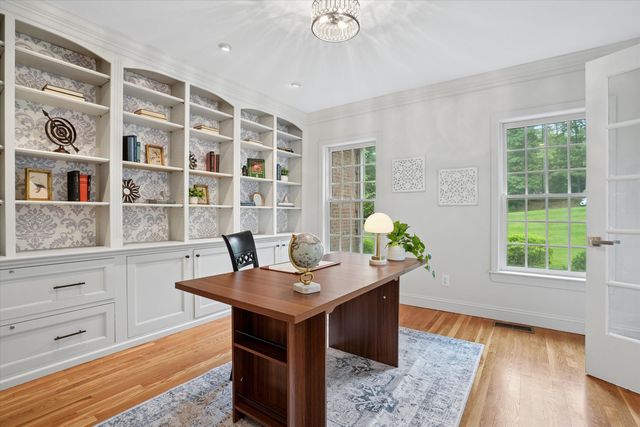 15 Strafford Lane, Bedford, NH 03110