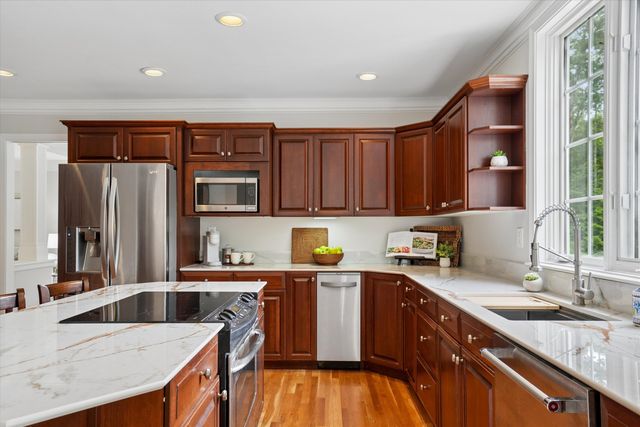 15 Strafford Lane, Bedford, NH 03110