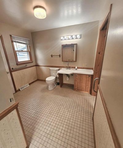 942 Division Street, Beloit, WI 53511